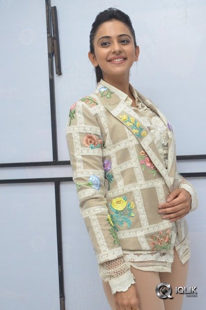 Rakul-Preet-At-Jaya-Janaki-Nayaka-Movie-Success-Meet